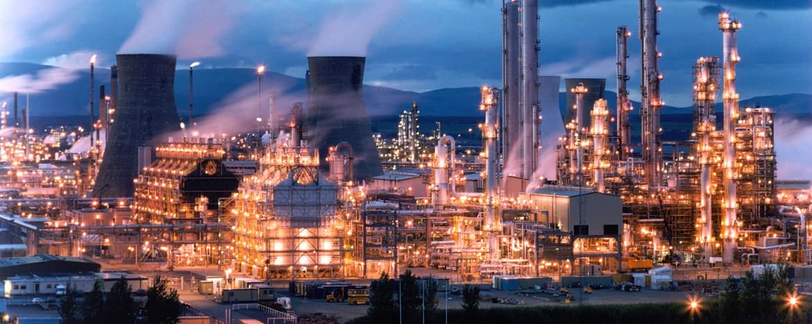 Flanges & fasteners in an industrial setting