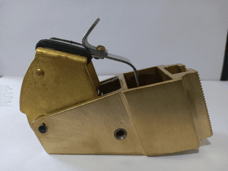Compact locomotive carbon brush holder